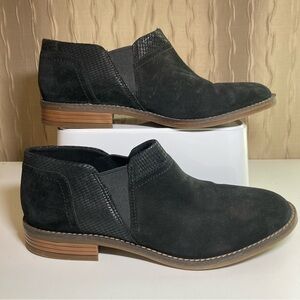 Clarks Chelsea Suede Bootie Women's 9 EU 40 Pull On Ankle Boot Black Leather